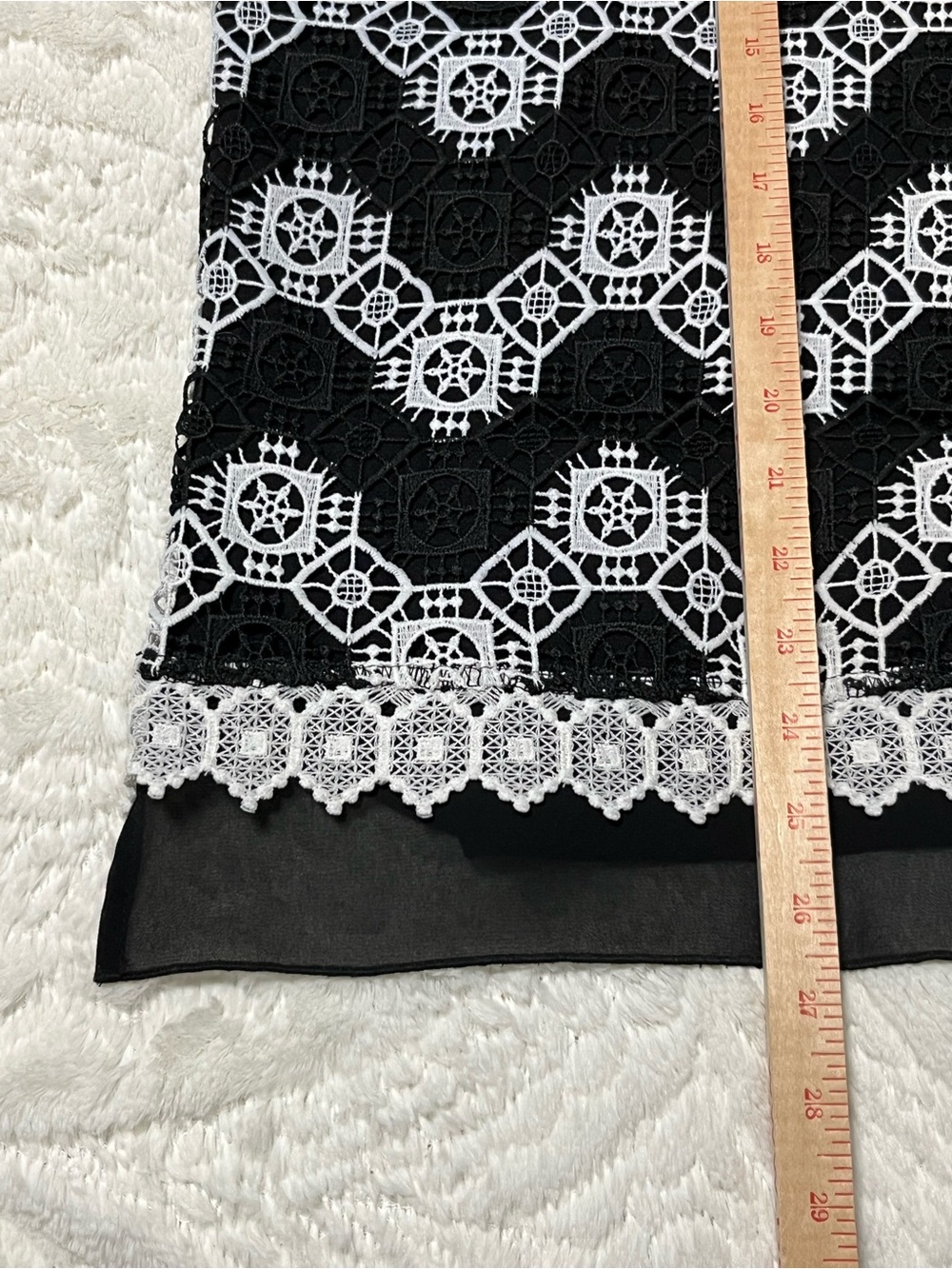 Alfred Dunner Black with White Lace Overlay Short Sleeve Top Size XL - Picture 8 of 10